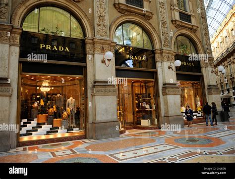 negozio prada galleria vittorio emanuele ii milano|Milano Galleria Vittorio Emanuele II, 63.